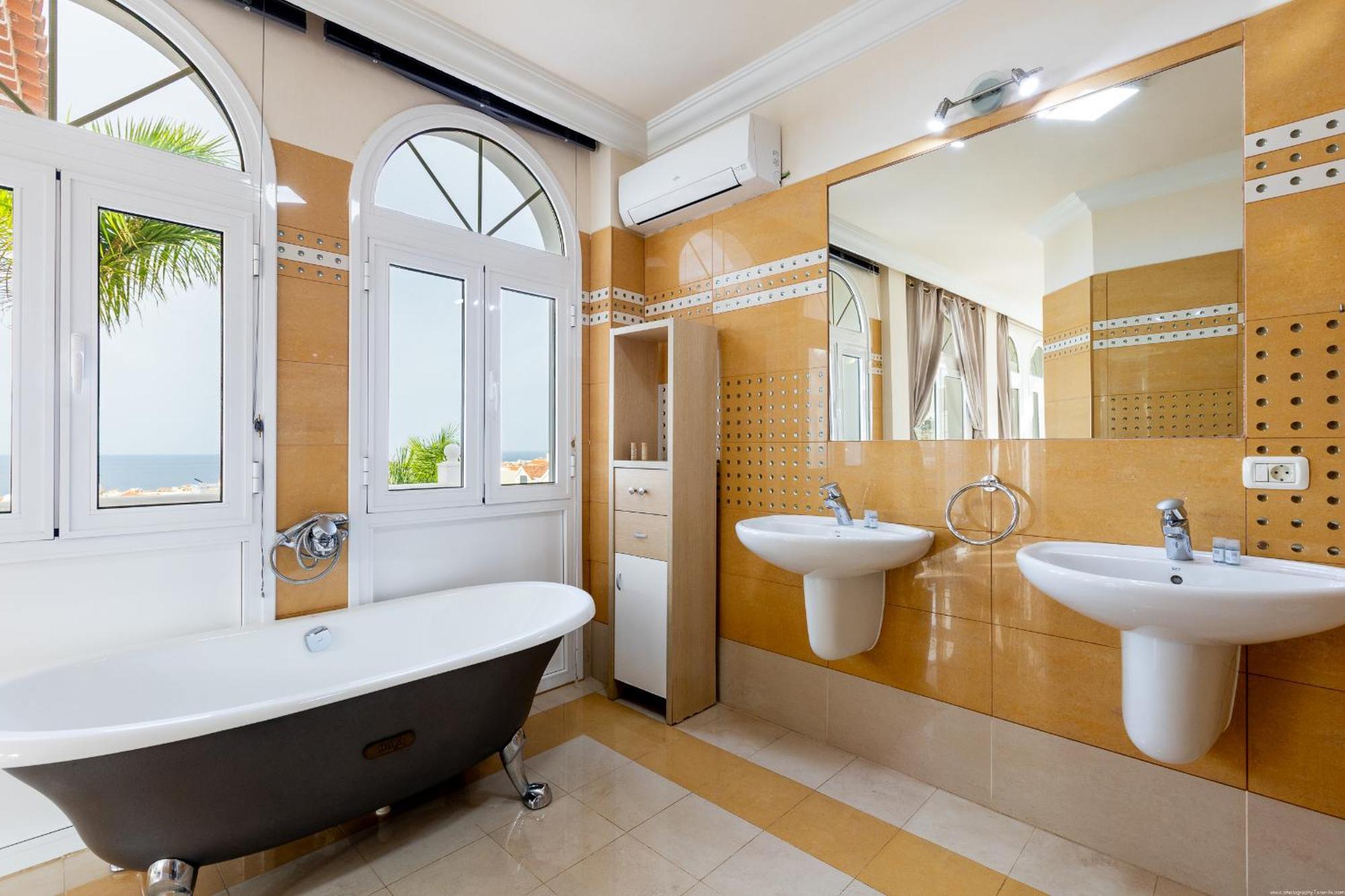Villa Ocean Palm, Heated Pool! Costa Adeje  Exterior photo